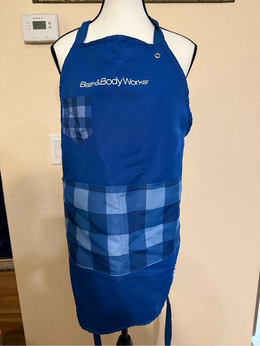 VTG Bath & Body Works Apron Blue Gingham Plaid Pocket Employee Uniform Check